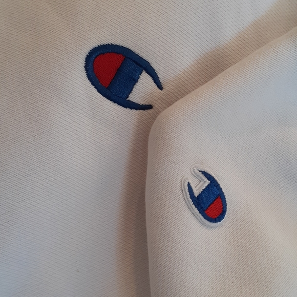 CHAMPION Reverse Weave White Womens Crop Hoodie - Picture 6 of 6